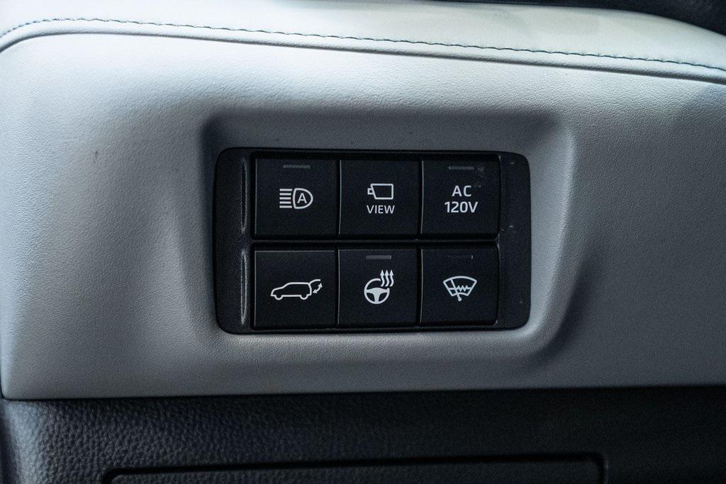 used 2022 Toyota Highlander Hybrid car, priced at $42,900