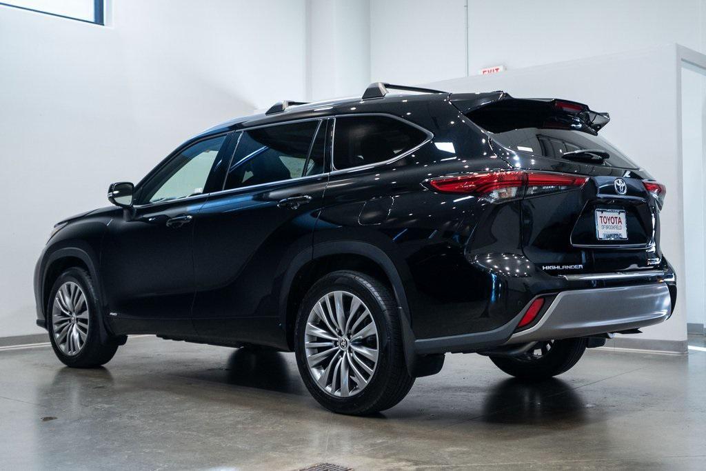 used 2022 Toyota Highlander Hybrid car, priced at $42,900