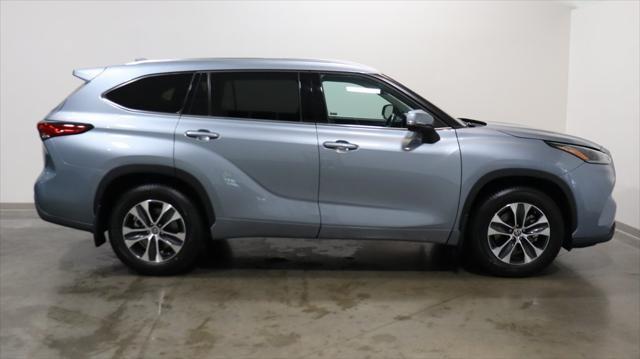 used 2021 Toyota Highlander car, priced at $34,190