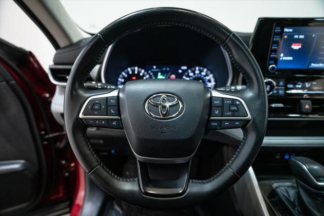 used 2022 Toyota Highlander car, priced at $38,065