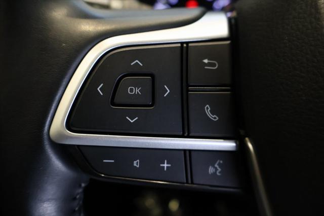 used 2022 Toyota Highlander car, priced at $33,500