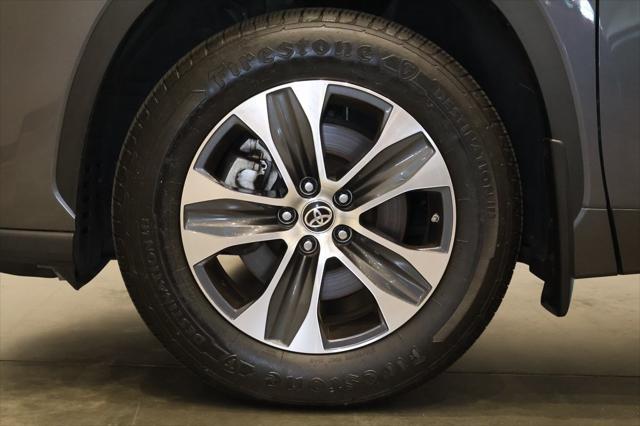 used 2022 Toyota Highlander car, priced at $33,500