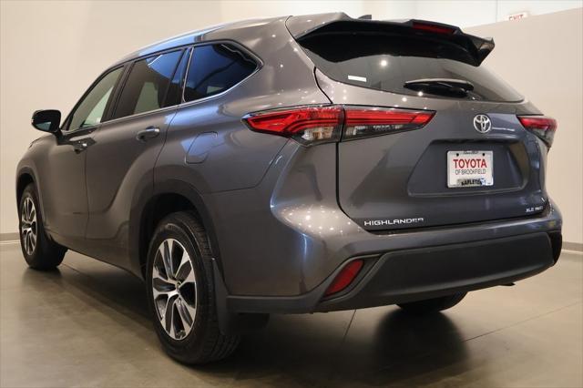 used 2022 Toyota Highlander car, priced at $33,500