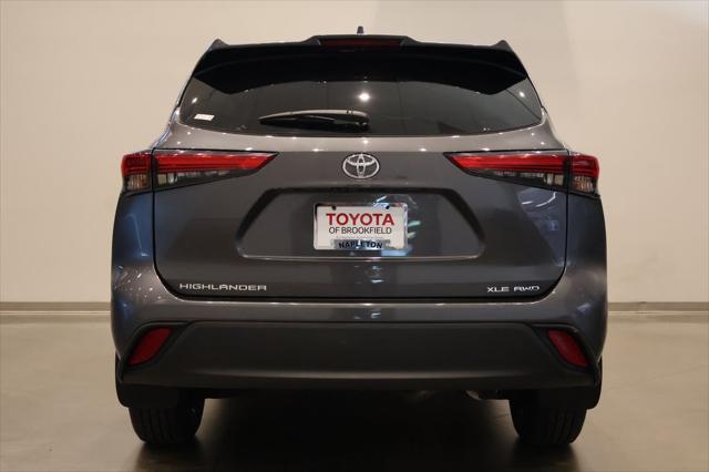 used 2022 Toyota Highlander car, priced at $33,500