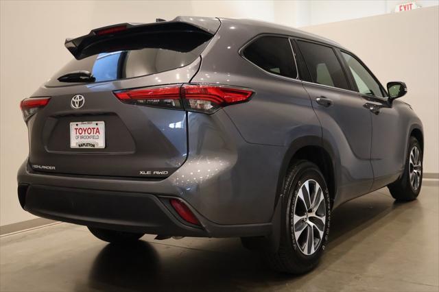 used 2022 Toyota Highlander car, priced at $33,500