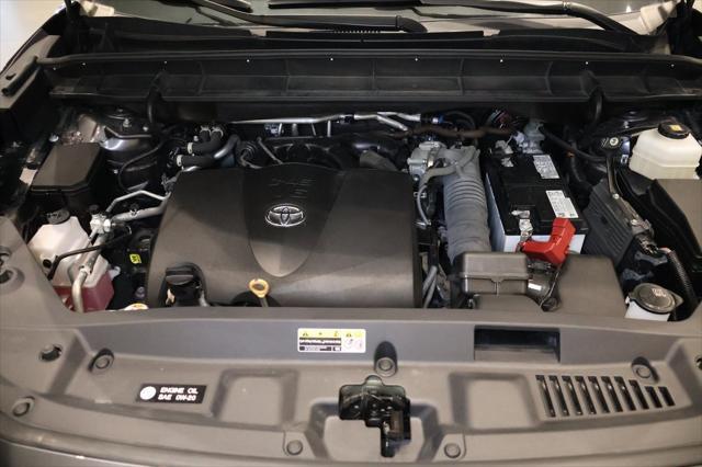 used 2022 Toyota Highlander car, priced at $33,500