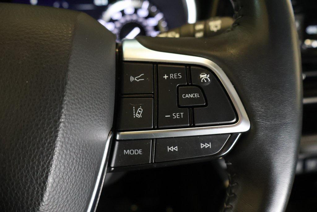 used 2021 Toyota Highlander car, priced at $31,700