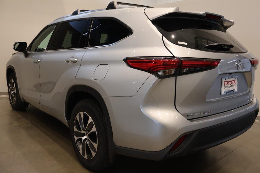 used 2021 Toyota Highlander car, priced at $31,700
