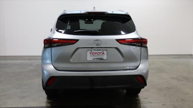 used 2021 Toyota Highlander car, priced at $32,800