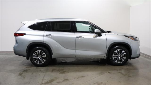 used 2021 Toyota Highlander car, priced at $32,800