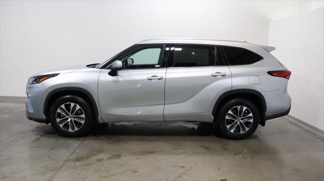 used 2021 Toyota Highlander car, priced at $32,800