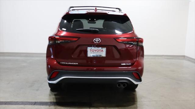 used 2021 Toyota Highlander car, priced at $35,900