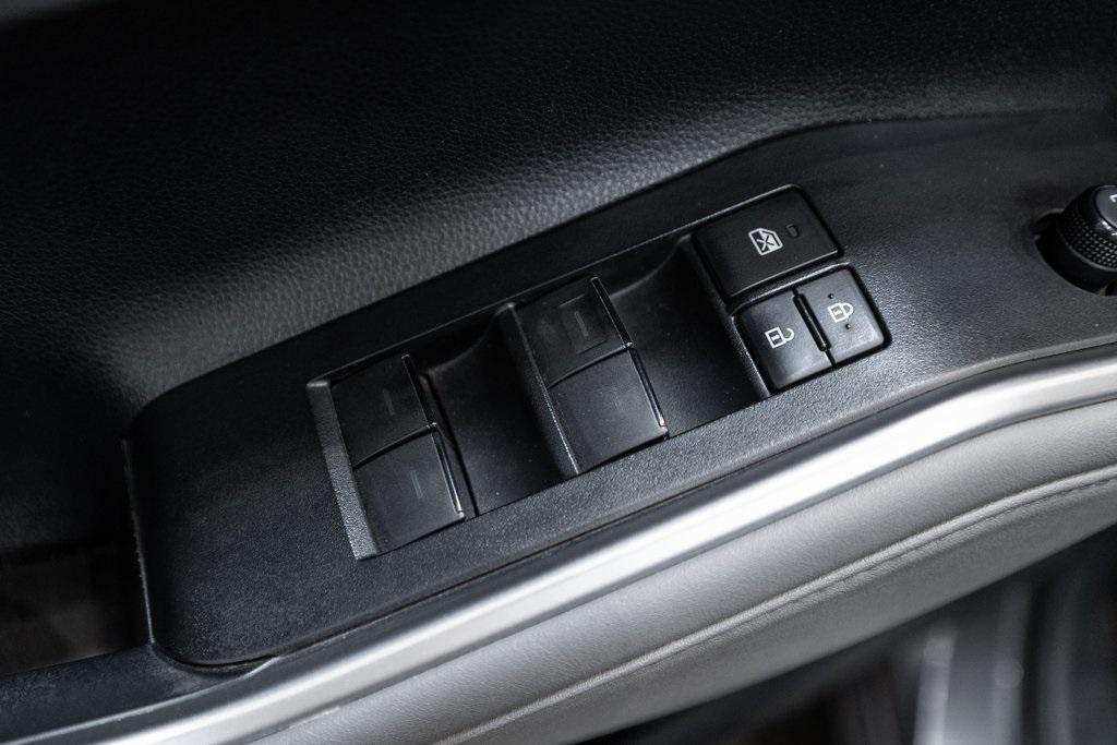 used 2021 Toyota Highlander car, priced at $32,324