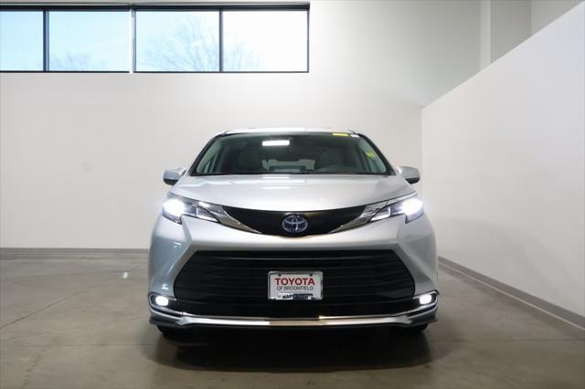 used 2023 Toyota Sienna car, priced at $39,814