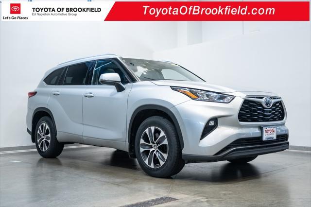 used 2020 Toyota Highlander car, priced at $31,924
