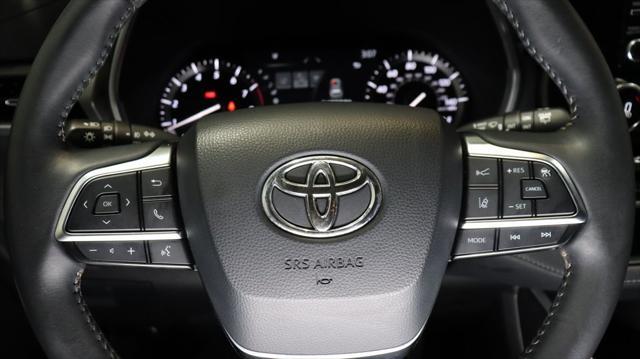 used 2021 Toyota Highlander car, priced at $39,050