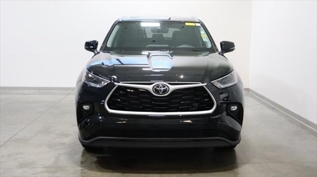 used 2021 Toyota Highlander car, priced at $39,050