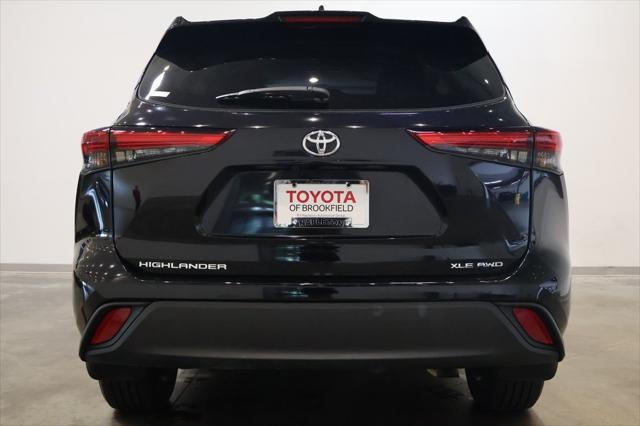 used 2023 Toyota Highlander car, priced at $39,987