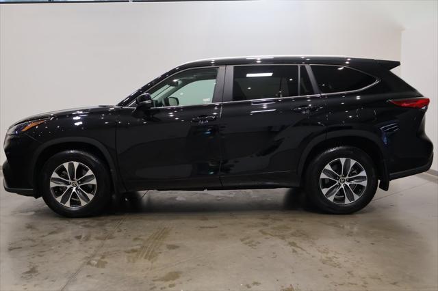 used 2023 Toyota Highlander car, priced at $39,987