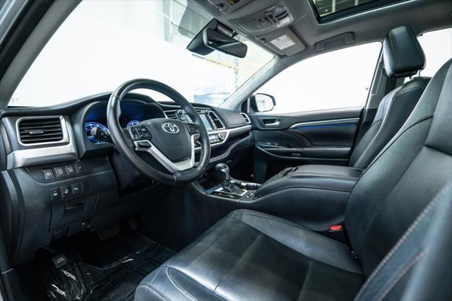 used 2018 Toyota Highlander car, priced at $20,082