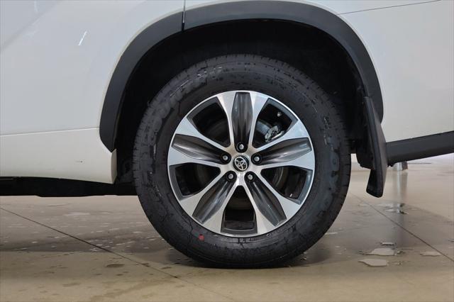 used 2022 Toyota Highlander car, priced at $37,500