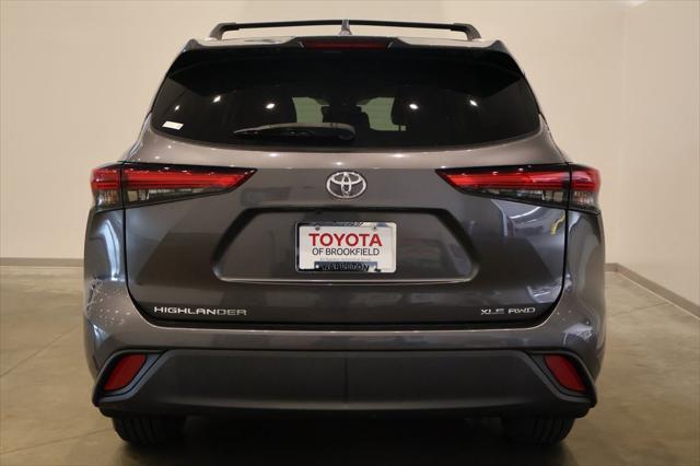 used 2022 Toyota Highlander car, priced at $38,716