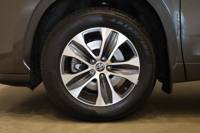 used 2022 Toyota Highlander car, priced at $38,716