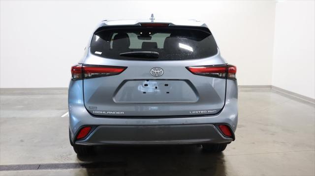 used 2021 Toyota Highlander car, priced at $37,546