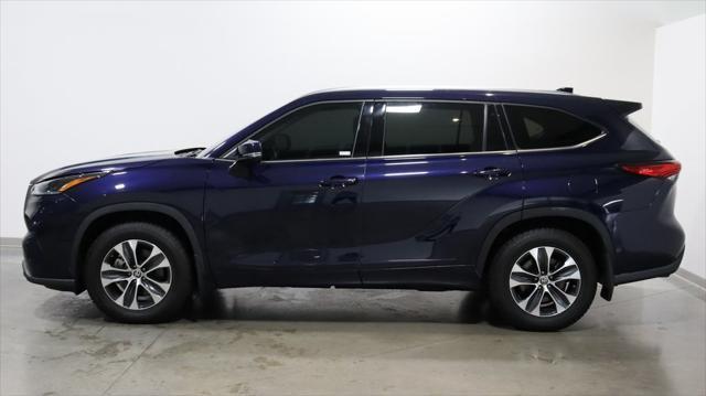 used 2021 Toyota Highlander car, priced at $34,500