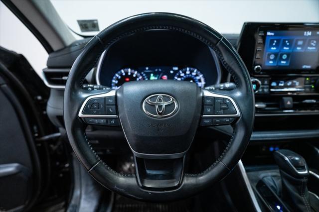 used 2022 Toyota Highlander car, priced at $37,163