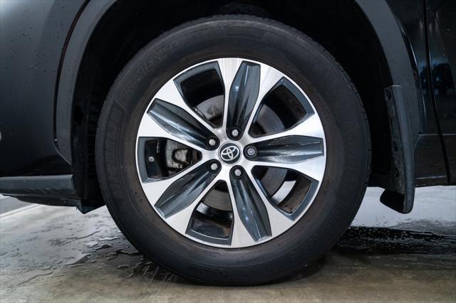 used 2022 Toyota Highlander car, priced at $37,163