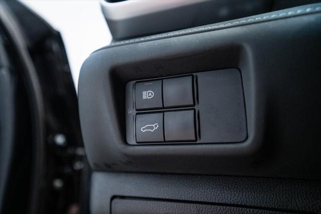 used 2022 Toyota Highlander car, priced at $37,163