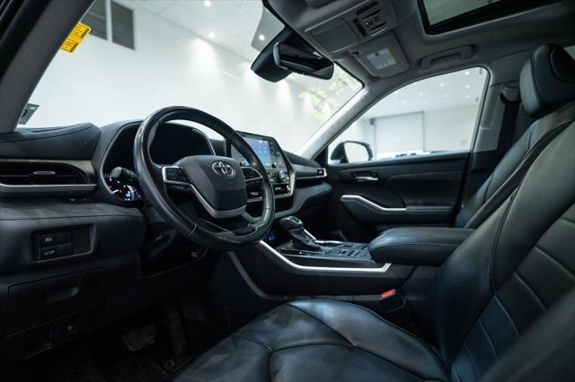 used 2022 Toyota Highlander car, priced at $37,163