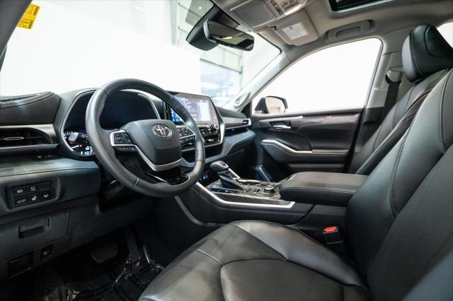 used 2022 Toyota Highlander car, priced at $44,602