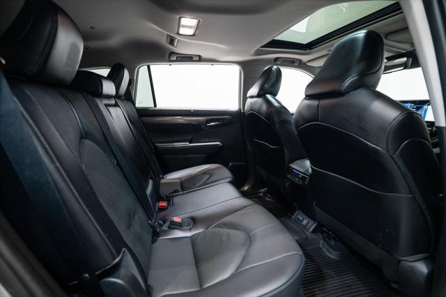 used 2022 Toyota Highlander car, priced at $44,602