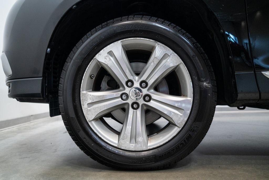 used 2012 Toyota Highlander car, priced at $14,000