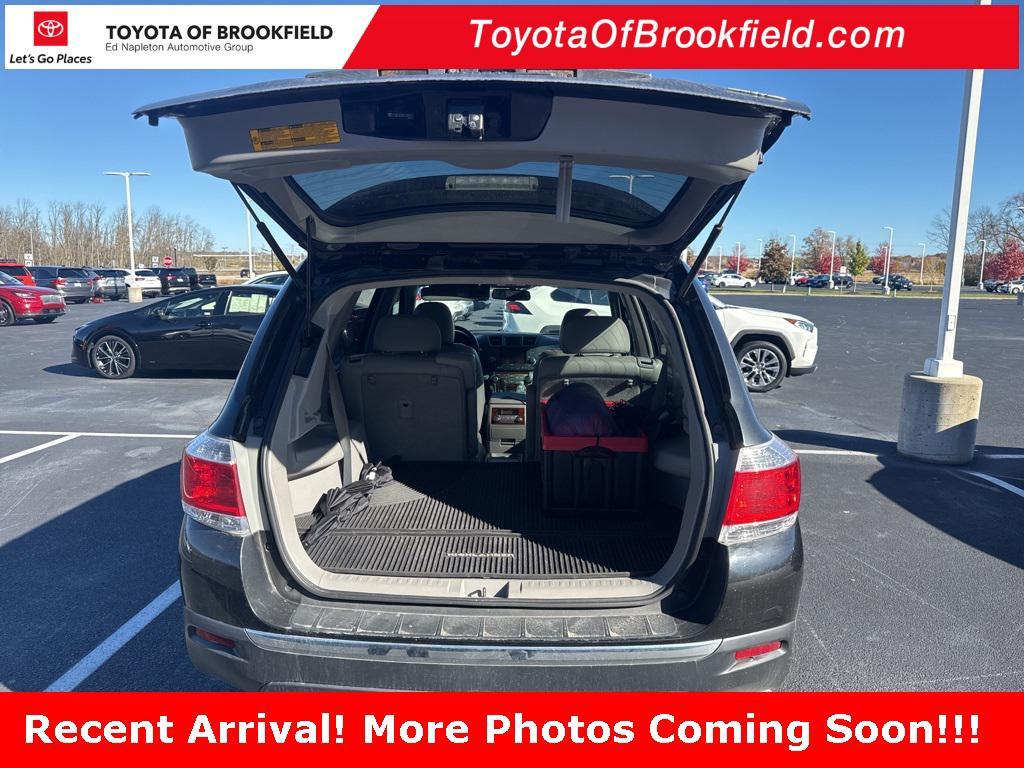 used 2012 Toyota Highlander car, priced at $14,000