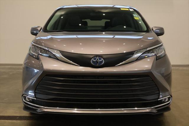 used 2023 Toyota Sienna car, priced at $45,136