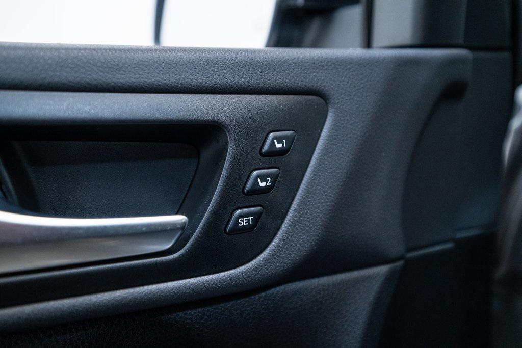 used 2019 Toyota Highlander car, priced at $28,291