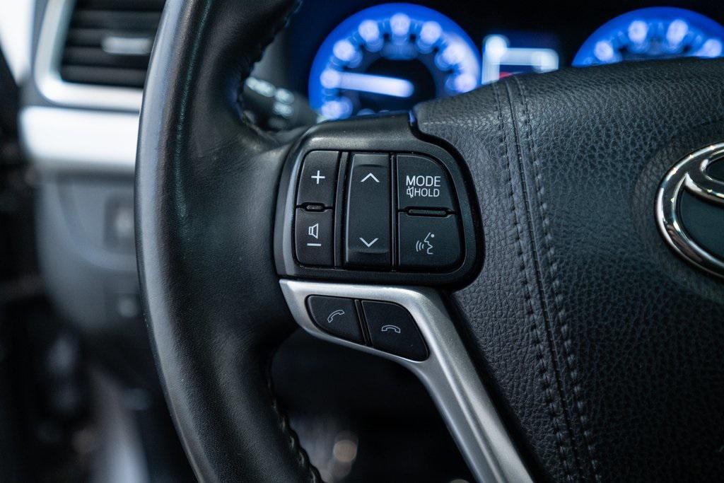 used 2019 Toyota Highlander car, priced at $28,291