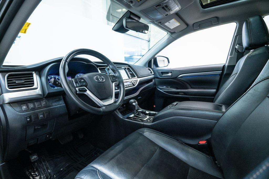 used 2019 Toyota Highlander car, priced at $28,291