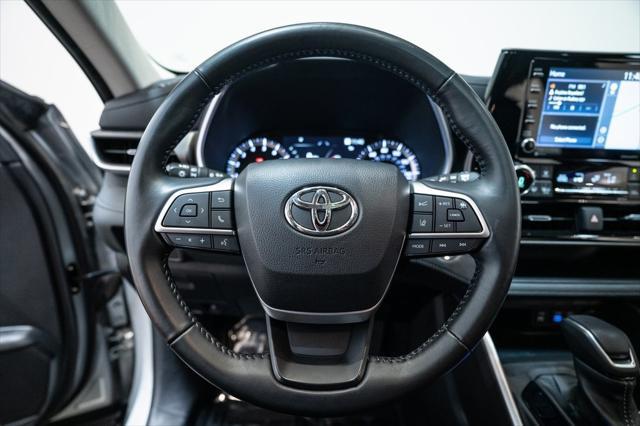 used 2022 Toyota Highlander car, priced at $38,900
