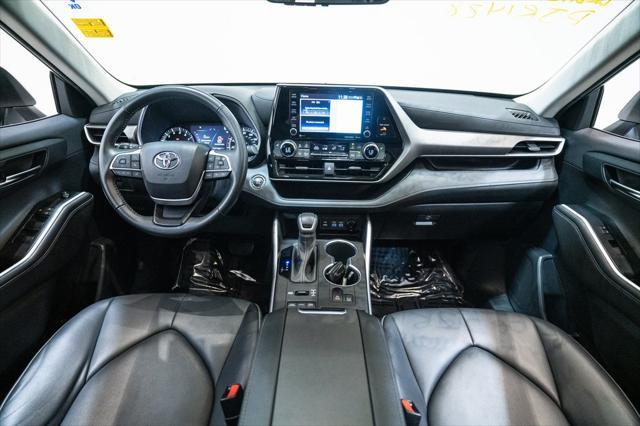 used 2022 Toyota Highlander car, priced at $38,900