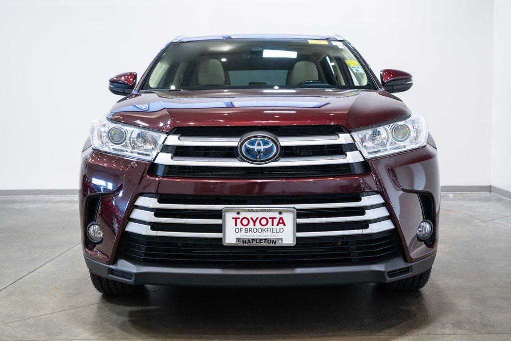 used 2019 Toyota Highlander Hybrid car, priced at $22,516