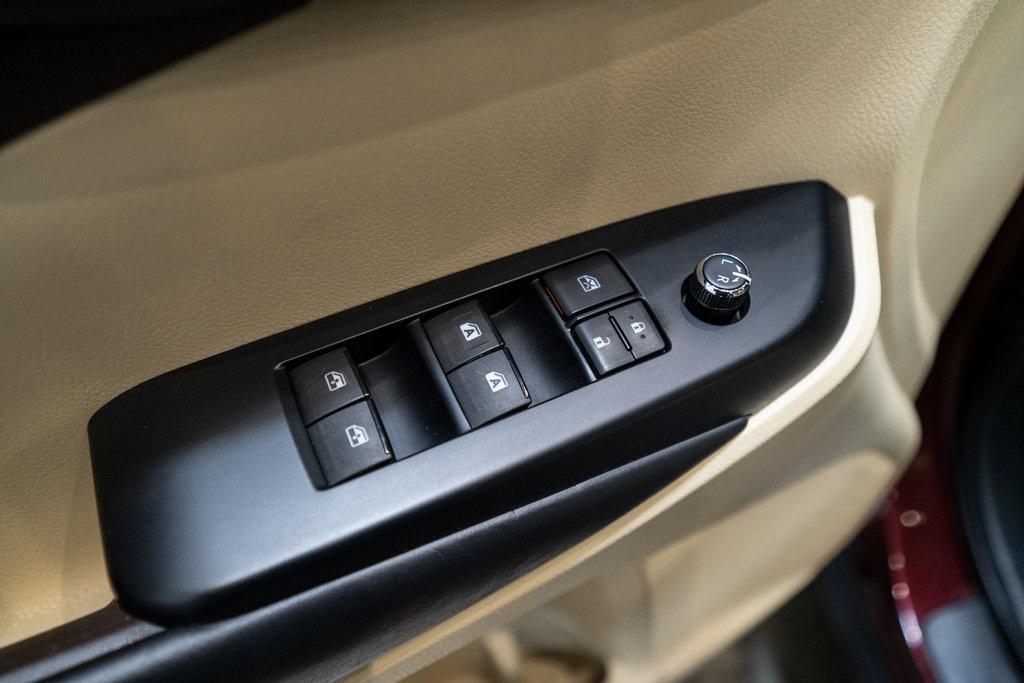 used 2019 Toyota Highlander Hybrid car, priced at $22,516