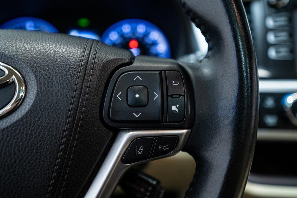 used 2019 Toyota Highlander Hybrid car, priced at $22,516