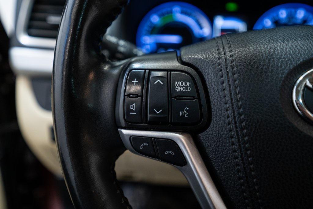 used 2019 Toyota Highlander Hybrid car, priced at $22,516