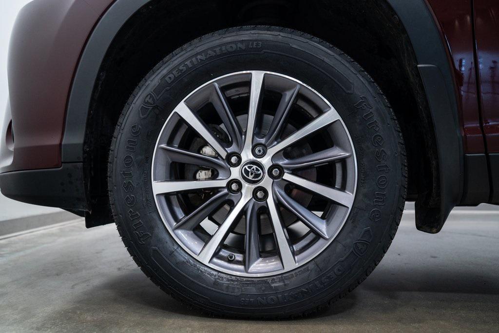 used 2019 Toyota Highlander Hybrid car, priced at $22,516