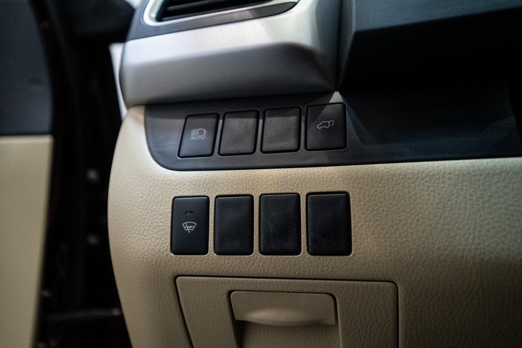 used 2019 Toyota Highlander Hybrid car, priced at $22,516