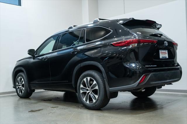 used 2021 Toyota Highlander car, priced at $35,500